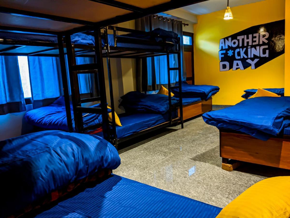 Nomads Hostel Tosh エクステリア 写真