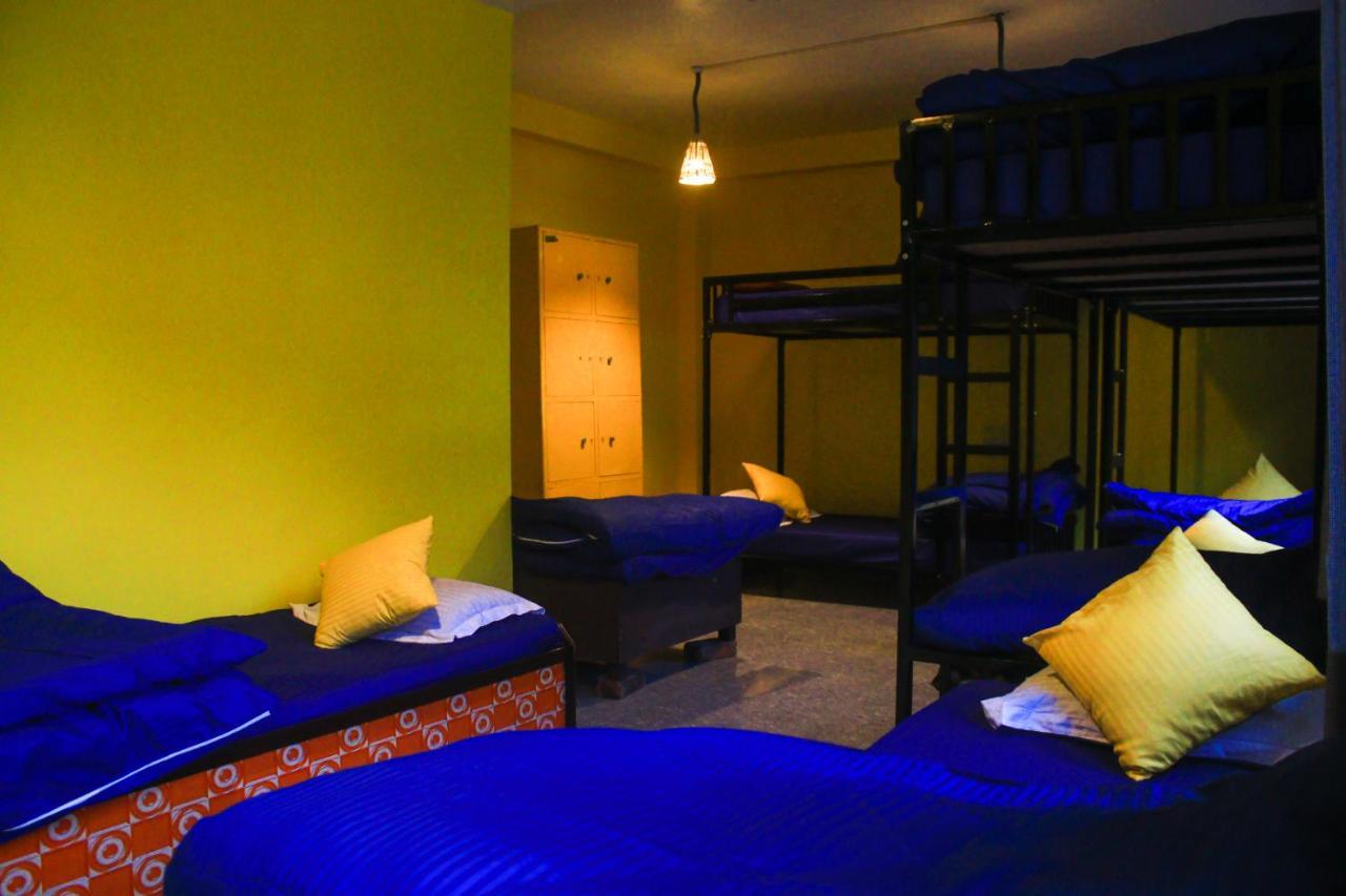Nomads Hostel Tosh エクステリア 写真