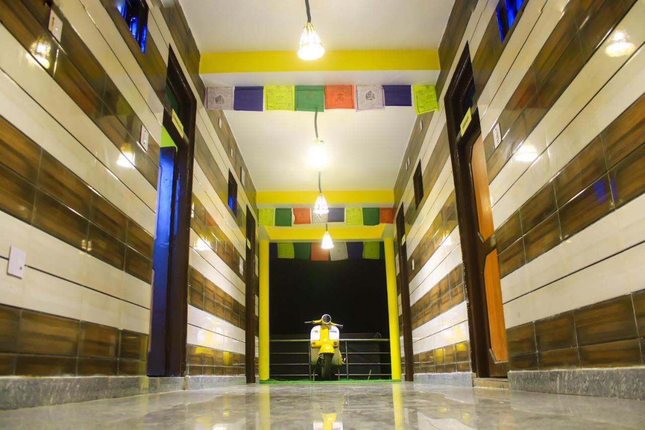 Nomads Hostel Tosh エクステリア 写真