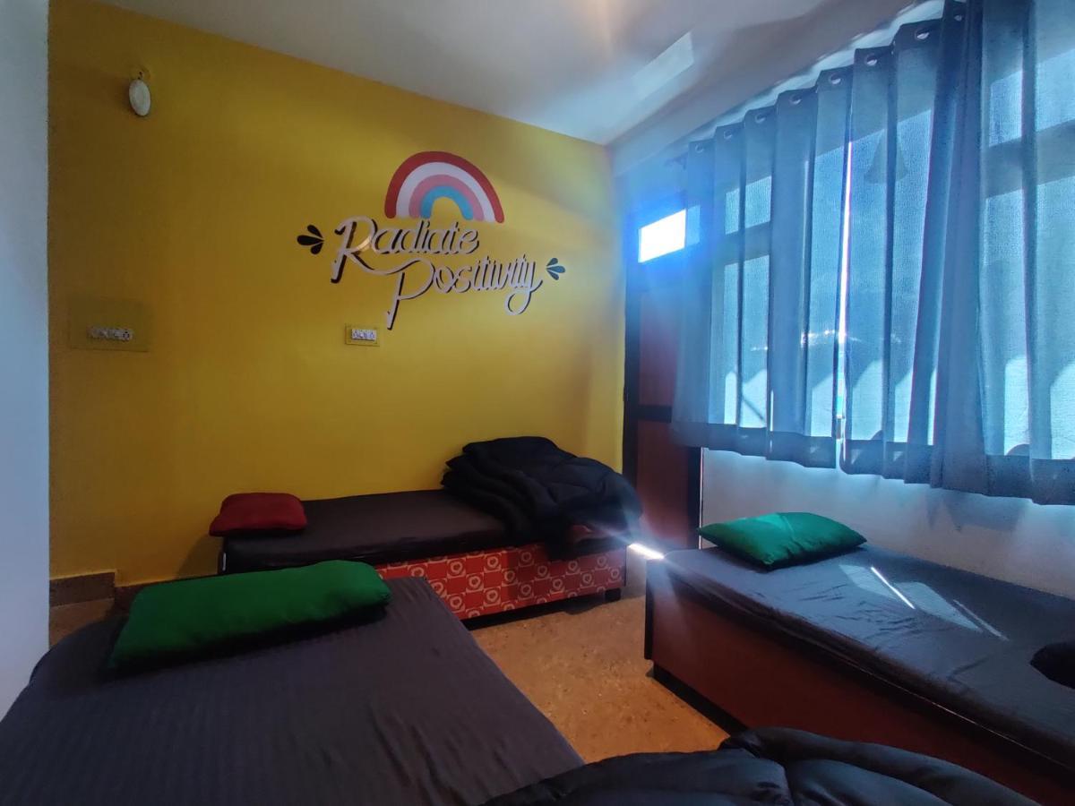 Nomads Hostel Tosh エクステリア 写真