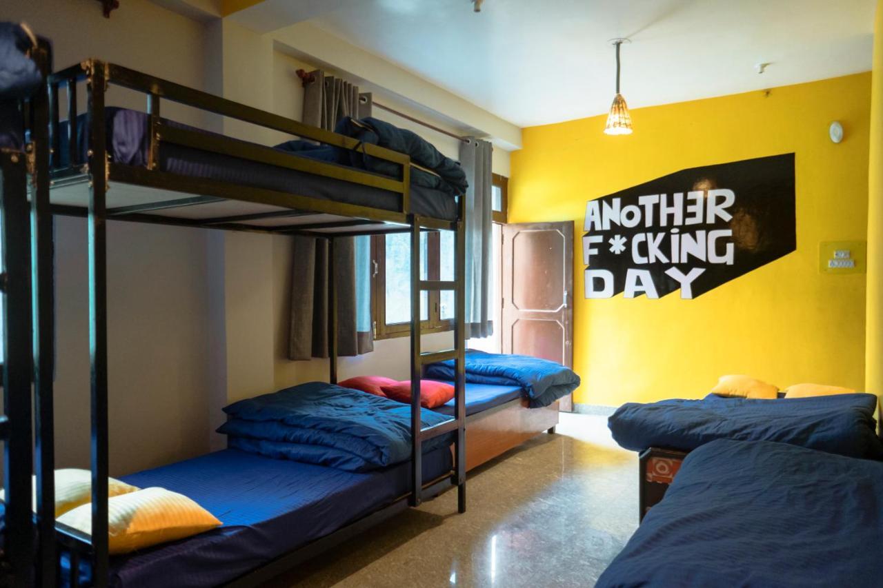 Nomads Hostel Tosh エクステリア 写真